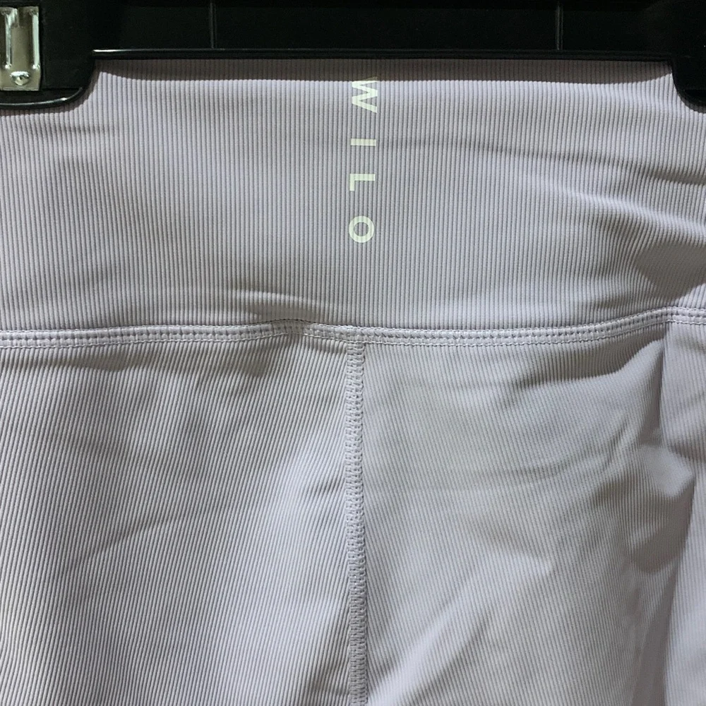 NEW!! WILO Sweatshirt and Shorts Outfit - Picture 4 of 6